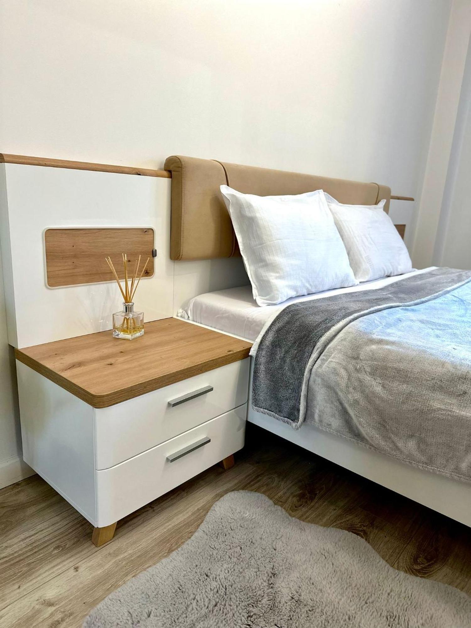Central Park Apartment คลูจ-นาโปกา ภายนอก รูปภาพ